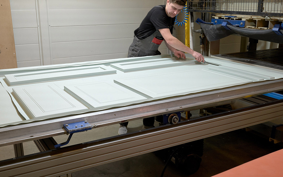 Идеальное облегание без швов и кромок. Эффект эмали и 100% гидроизоляция. Высокая ударопрочность и износостойкость.